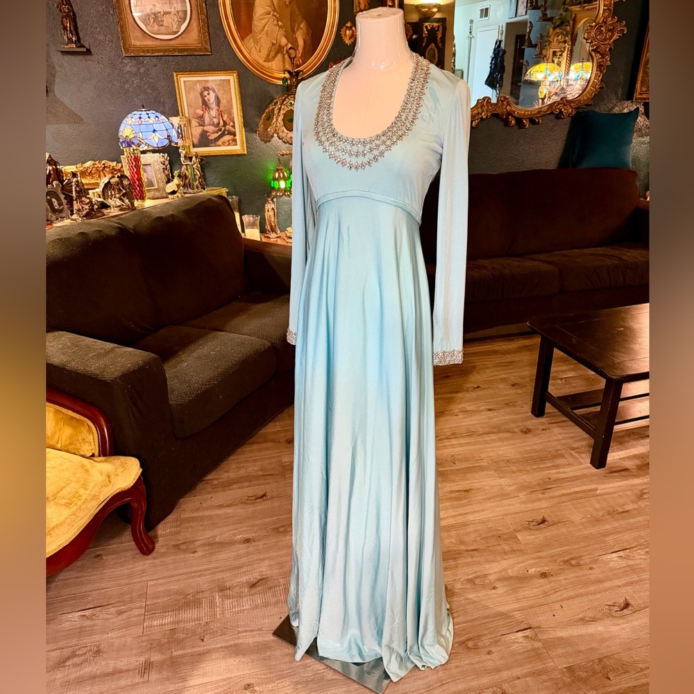 Vintage VICTORIA ROYAL
EMBELLISHED SKY BLUE
JERSEY GOWN